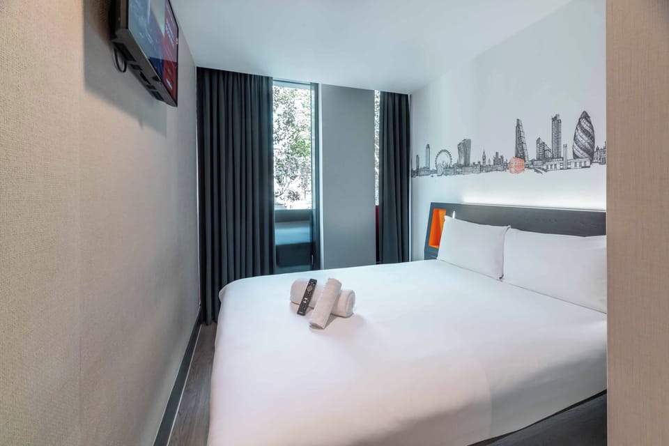 Standard Double Room, 1 Double Bed | Soundproofing, iron/ironing board, free WiFi, bed sheets