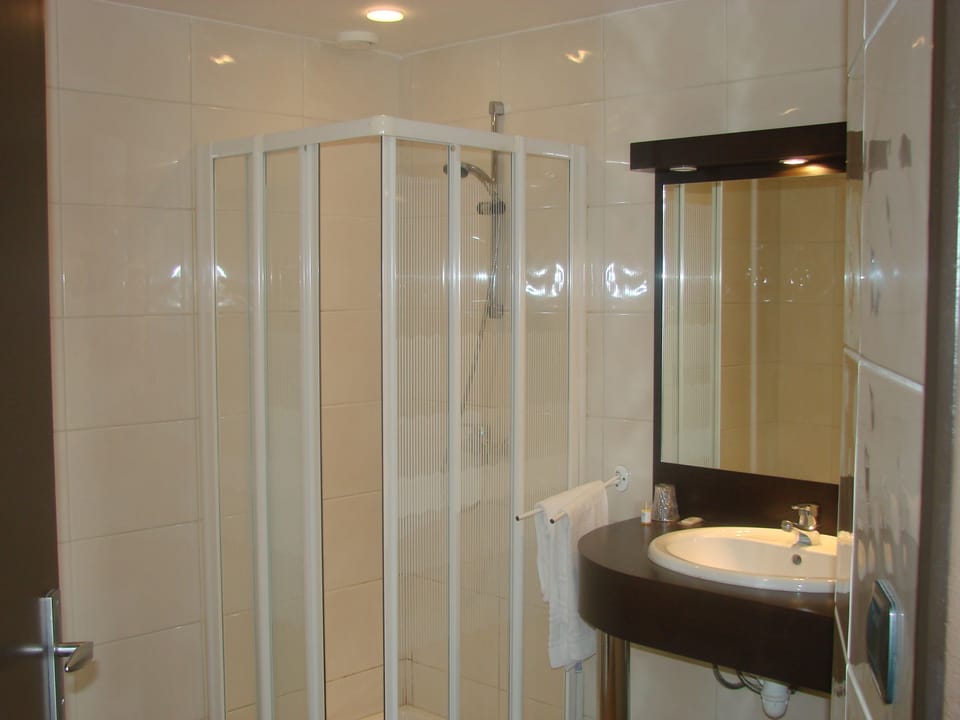 Free toiletries, towels