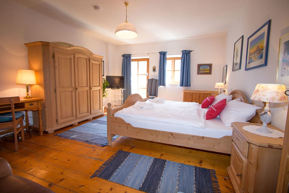 Double Room | In-room safe, free WiFi