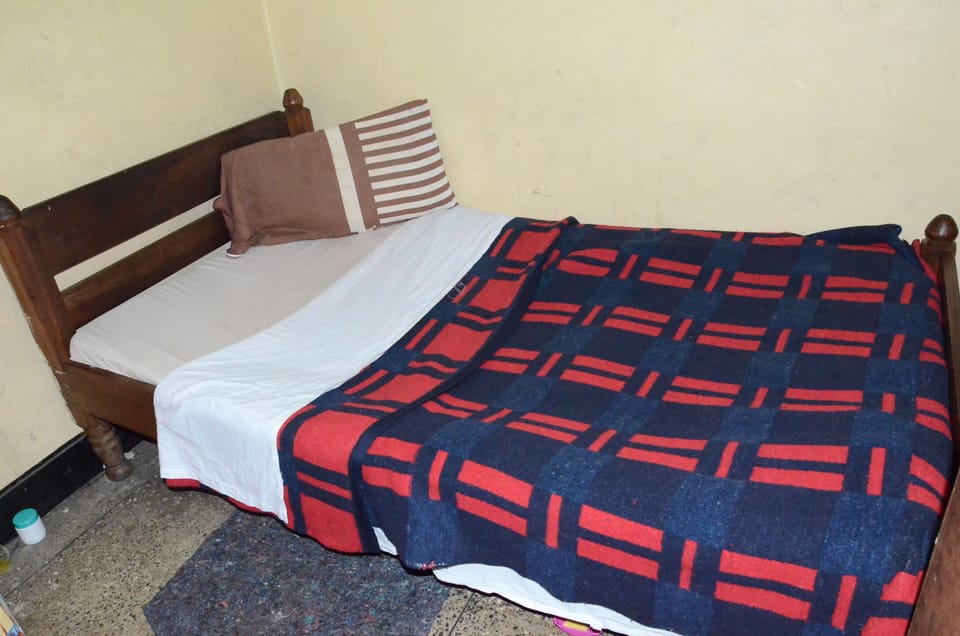 Single Room, Shared Bathroom | Desk, free WiFi, bed sheets