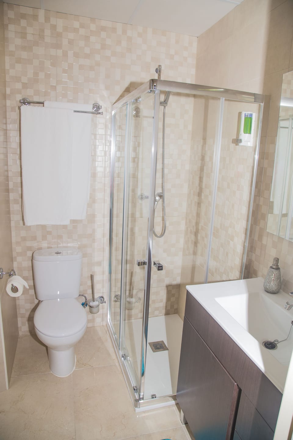 Deluxe Double Room, Private Bathroom | Bathroom | Hair dryer, towels