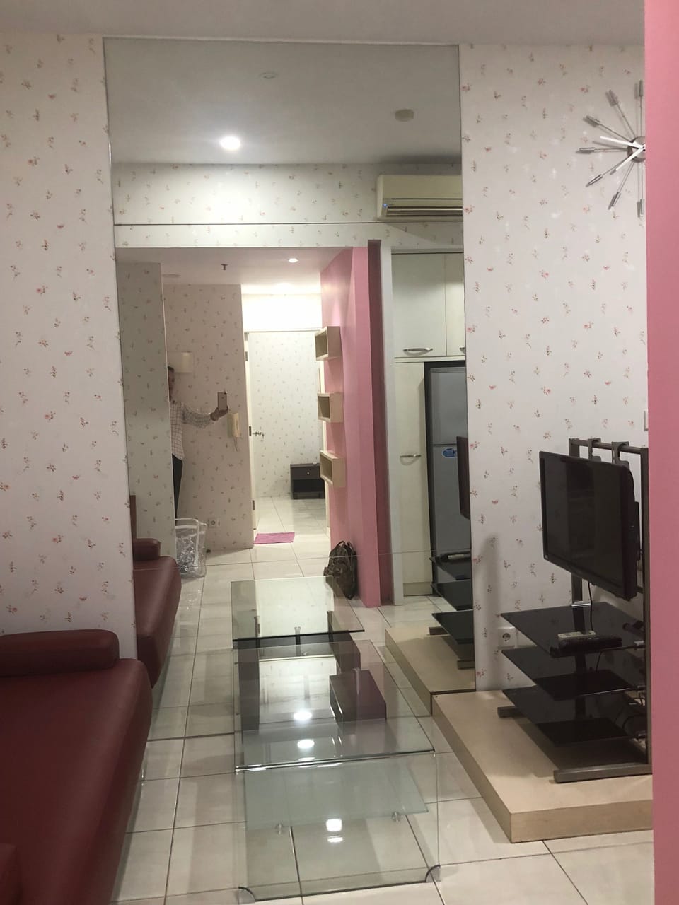 Economy Apartment, 2 Bedrooms, City View | Living room | 32-inch LCD TV with cable channels, TV