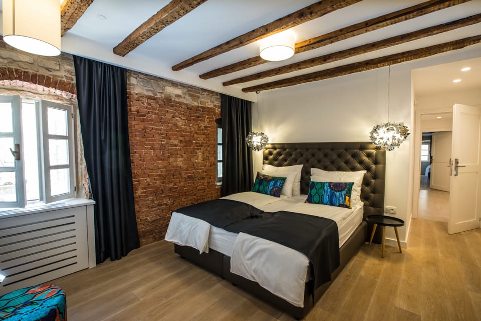 Deluxe Double or Twin Room | Premium bedding, minibar, in-room safe, desk