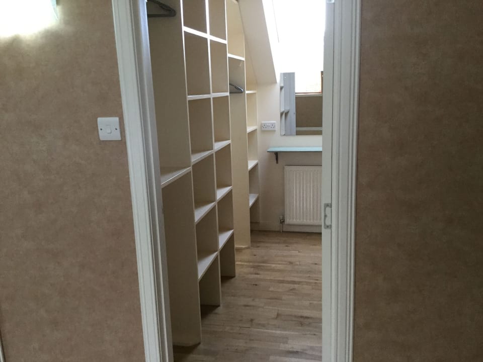 Apartment | 5 bedrooms, desk, iron/ironing board, free WiFi