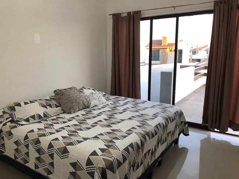 Family Townhome, 3 Bedrooms | 1 bedroom, iron/ironing board, free WiFi