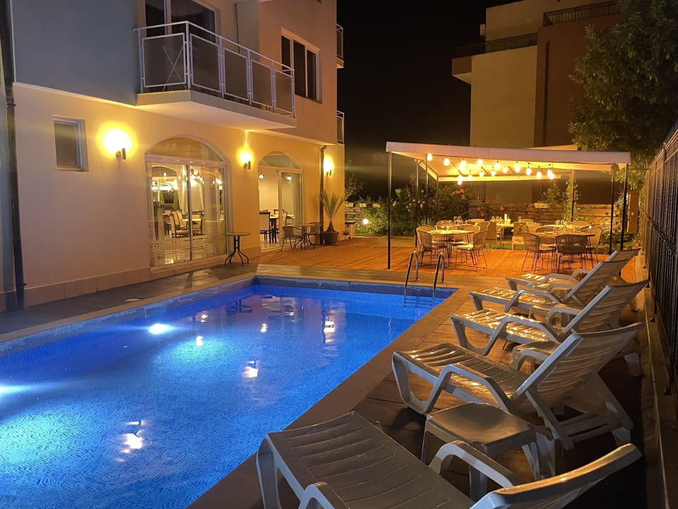 Outdoor pool, sun loungers