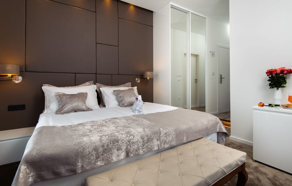 Luxury Double or Twin Room, Private Bathroom, Beach View 2 | Premium bedding, minibar, in-room safe, desk