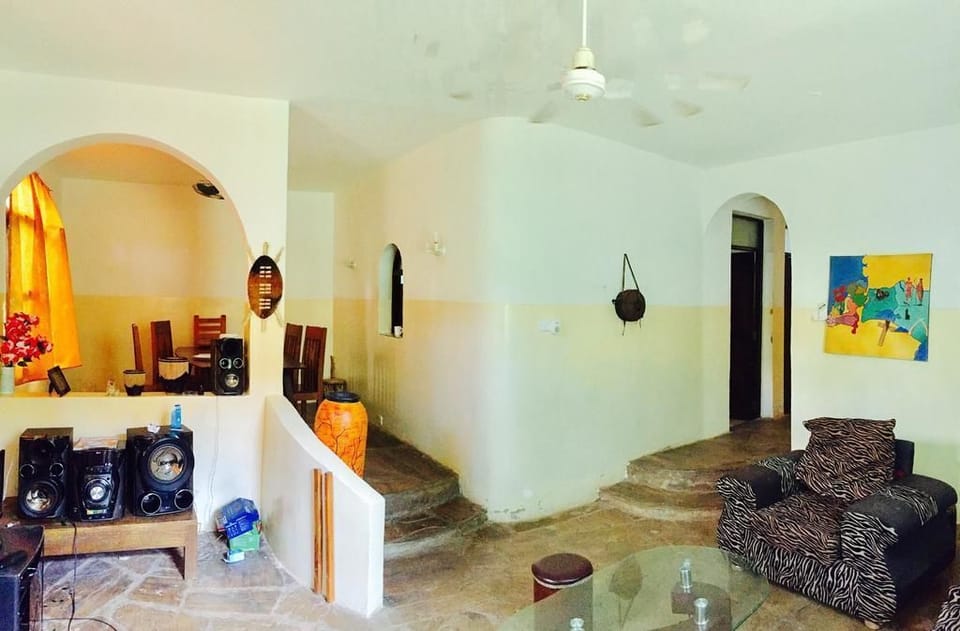 Akogo House Bed and Breakfast in Mombasa County