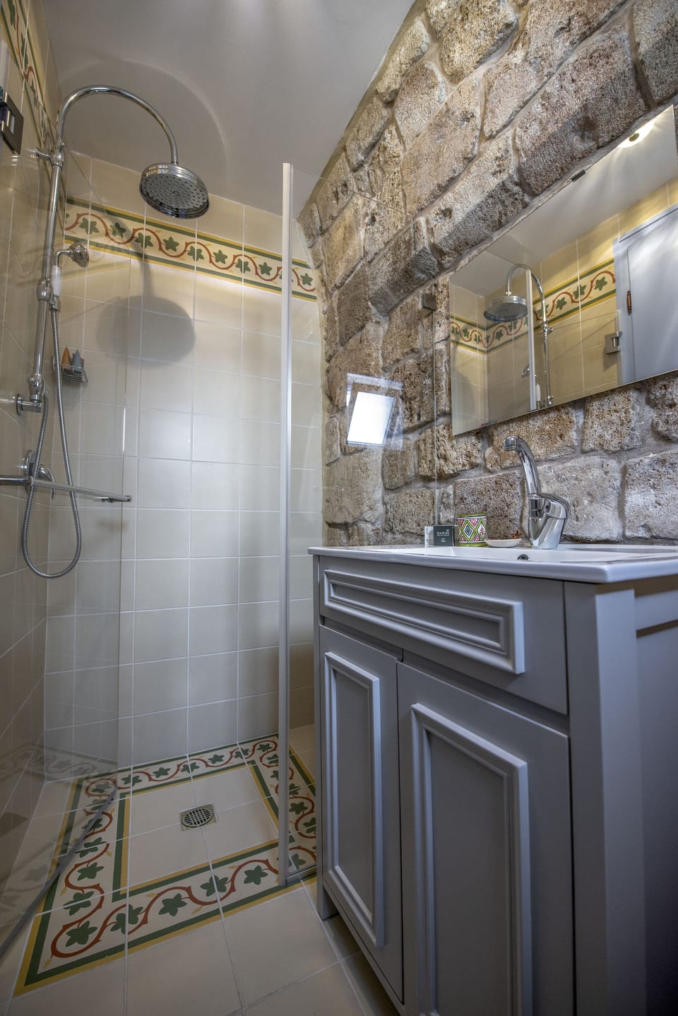 The Green | Bathroom | Shower, designer toiletries, hair dryer, slippers
