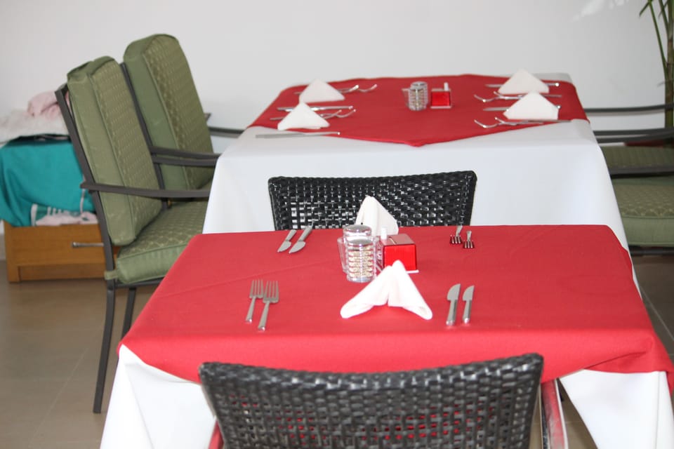 Breakfast, lunch and dinner served