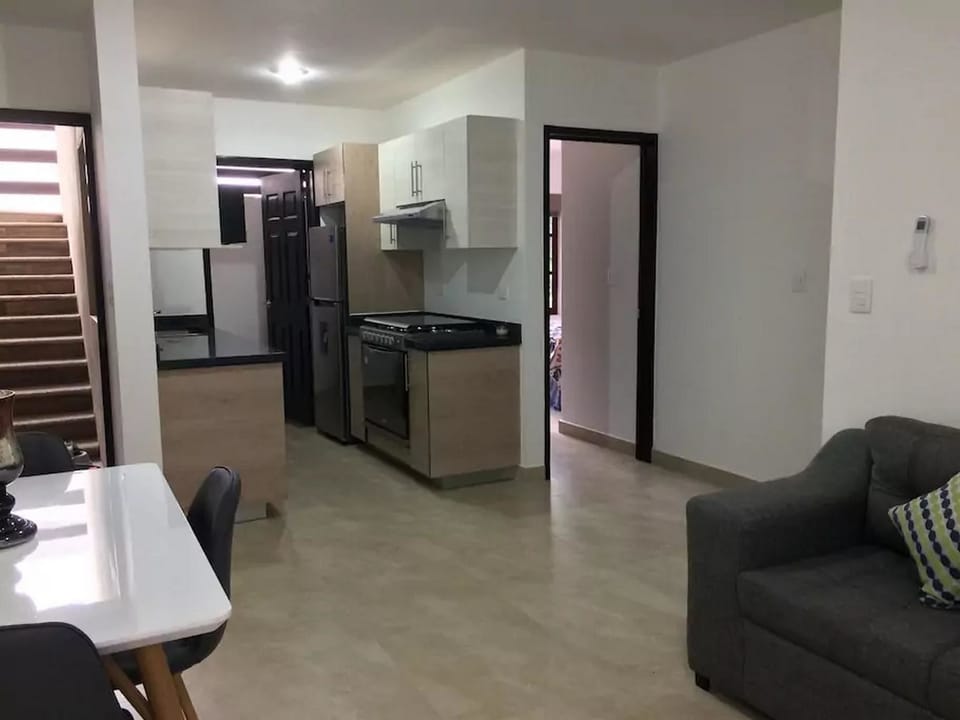 Family Townhome, 2 Bedrooms | In-room dining