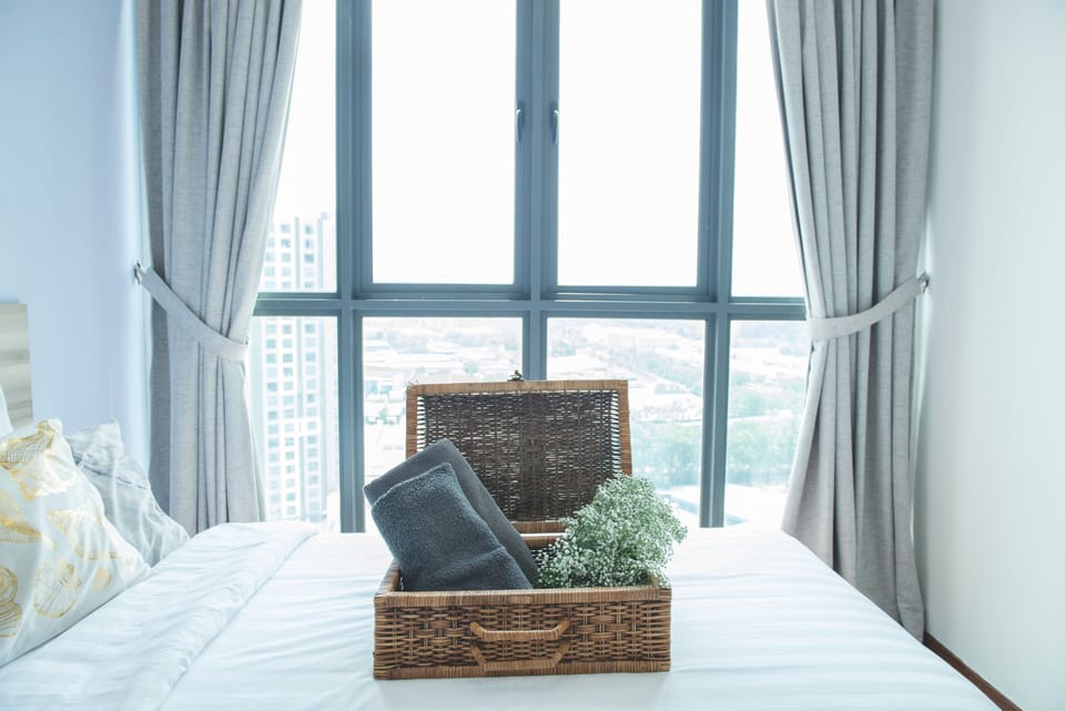 Apartment, 3 Bedrooms | Desk, iron/ironing board, WiFi (free), bed sheets