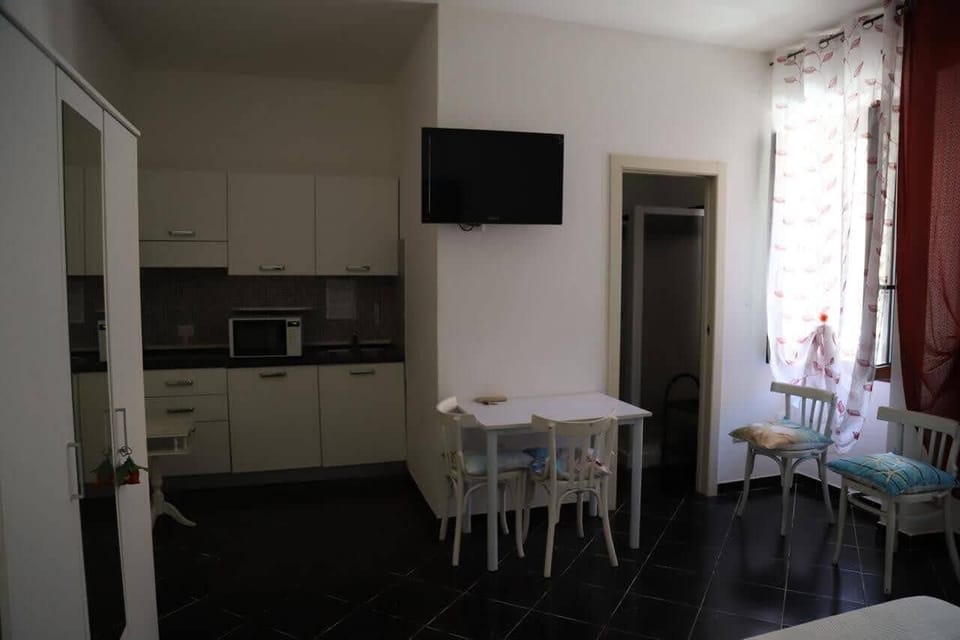 Superior Quadruple Room, Kitchenette | In-room safe, soundproofing, free WiFi, bed sheets