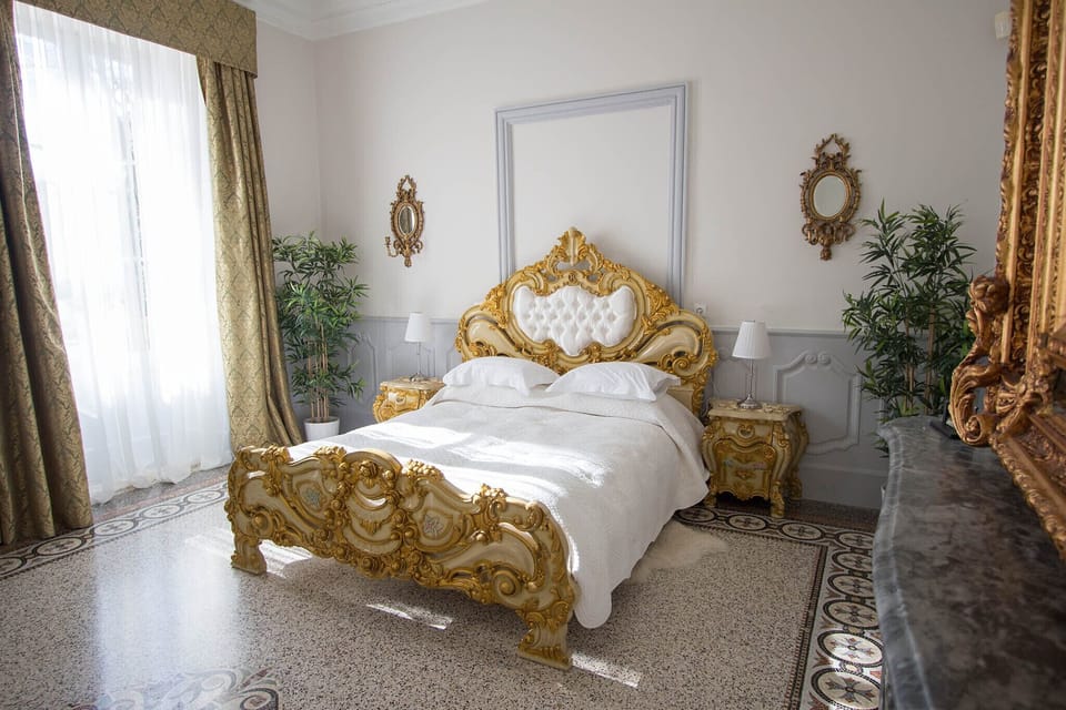 Romantic Suite, Fireplace | 1 bedroom, premium bedding, in-room safe, individually decorated