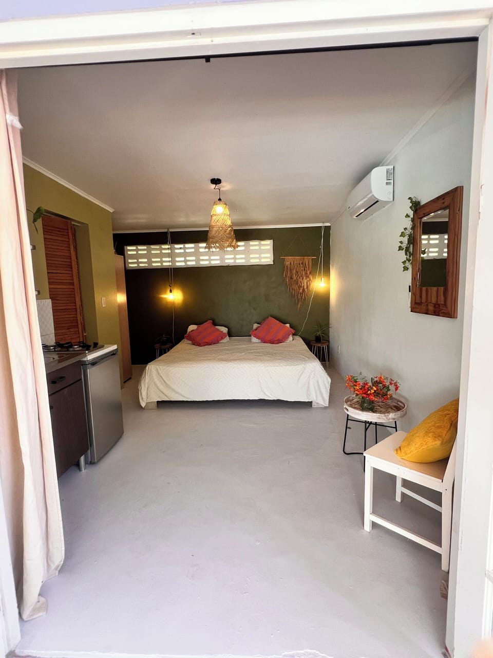 Classic Studio, 1 King Bed, Garden View, Poolside | Laptop workspace, iron/ironing board, WiFi (free)