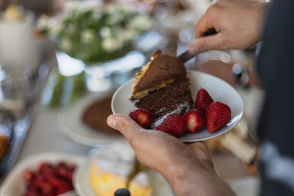 Daily cooked-to-order breakfast for a fee