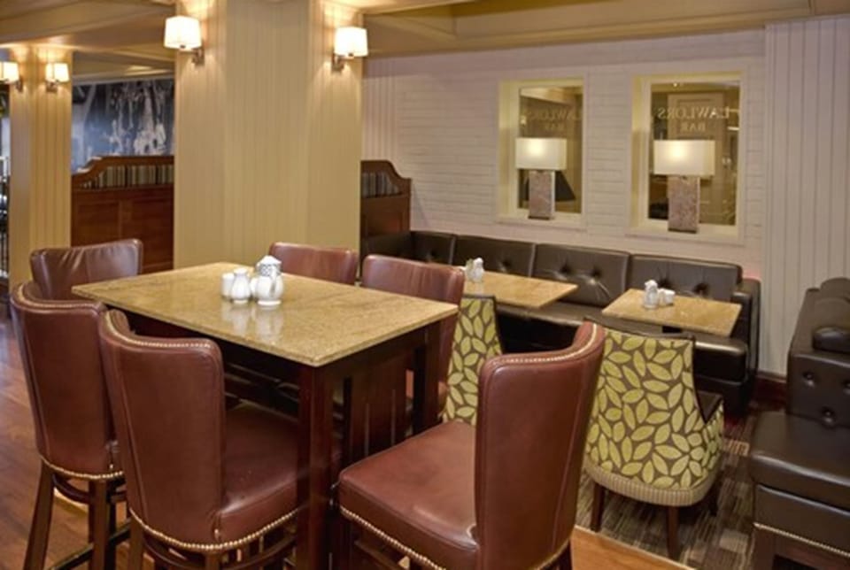 Daily full breakfast (EUR 15 per person)