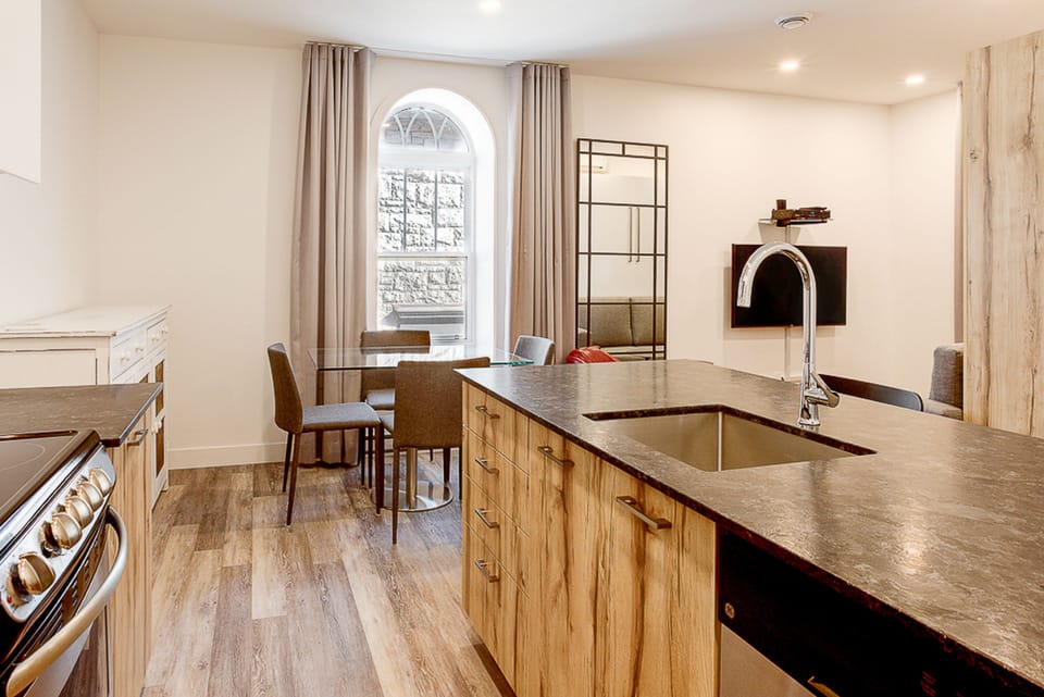 Loft | Private kitchen | Full-size fridge, microwave, oven, stovetop