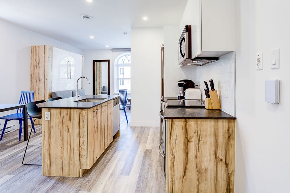 Loft (207) | In-room dining