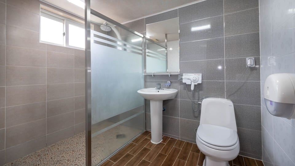 Duplex, Terrace, Ocean View (A, 66㎡) | Bathroom | Shower, free toiletries, hair dryer, towels