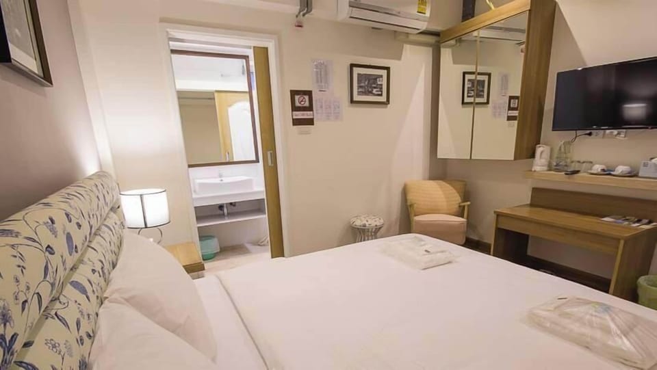 Deluxe Room | Free WiFi, bed sheets
