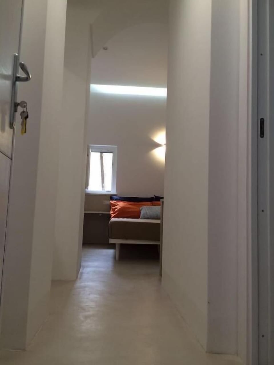 Premium bedding, desk, iron/ironing board, free WiFi