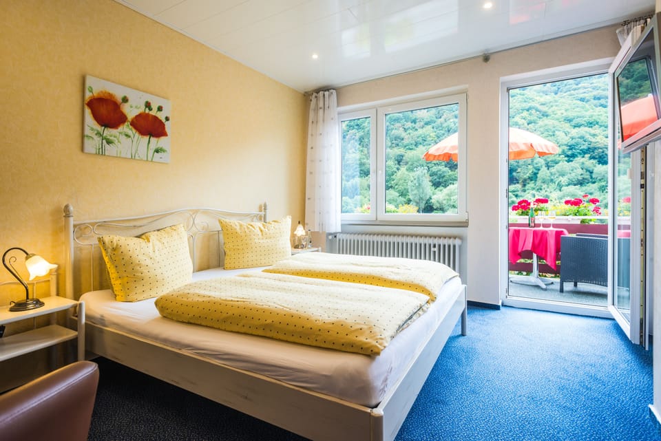 Hypo-allergenic bedding, in-room safe, individually decorated