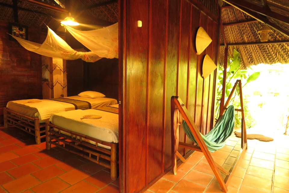Twin Bungalow | Desk, free WiFi