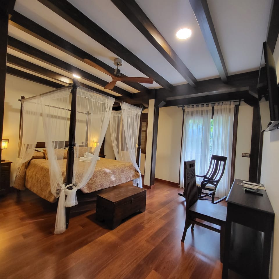 Superior Double Room, 1 Queen Bed, Accessible | Minibar, soundproofing, free WiFi, bed sheets