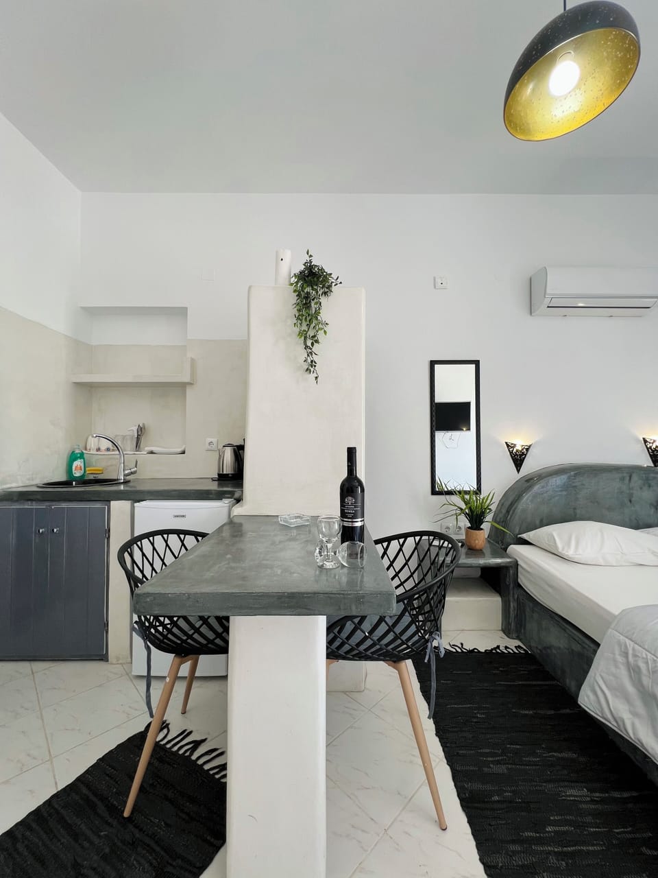 Luxury Apartment, Sea View | 1 bedroom, premium bedding, in-room safe, individually decorated