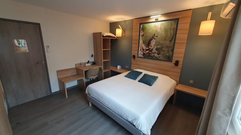 Double Room | Desk, soundproofing, iron/ironing board (on request), WiFi (free)