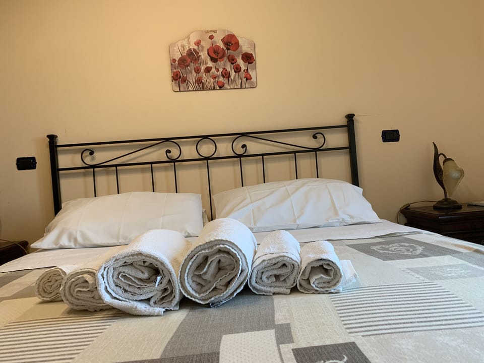 Double Room | Desk, WiFi (free)