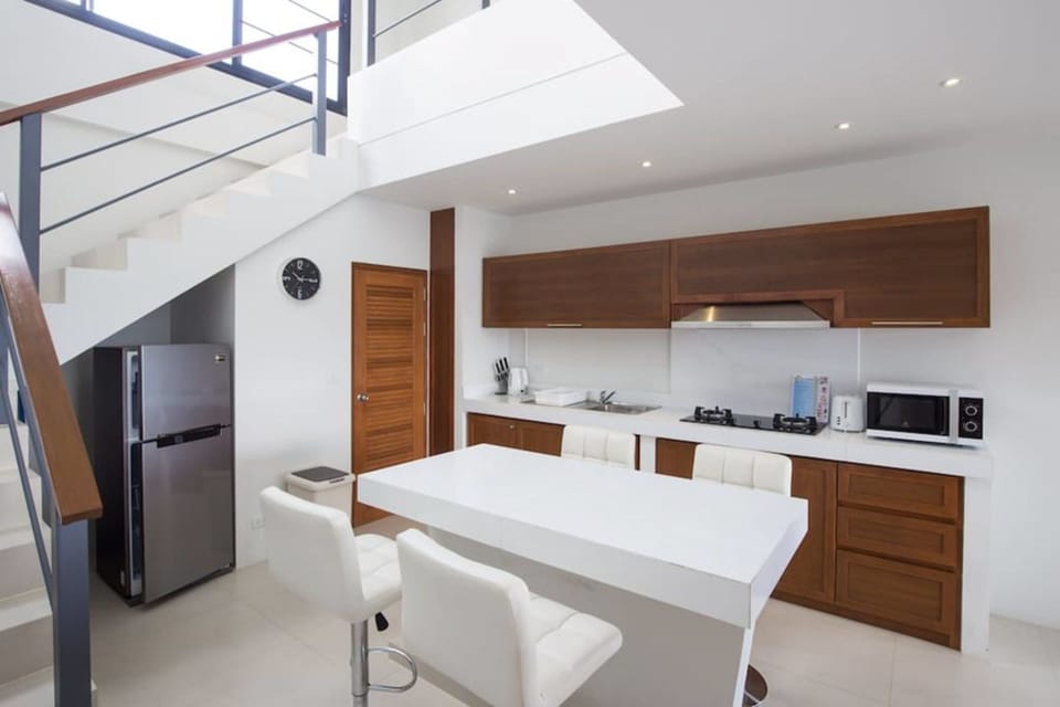 Villa | Private kitchen | Full-size fridge, microwave, stovetop, electric kettle