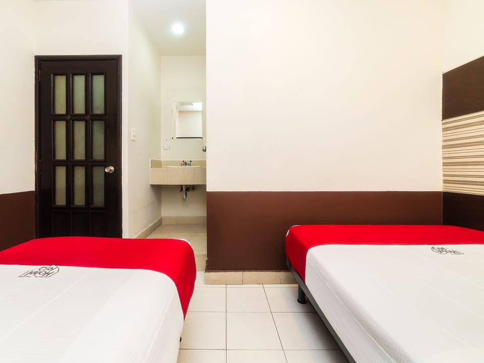 Standard Triple Room | Soundproofing, iron/ironing board, WiFi (free), bed sheets
