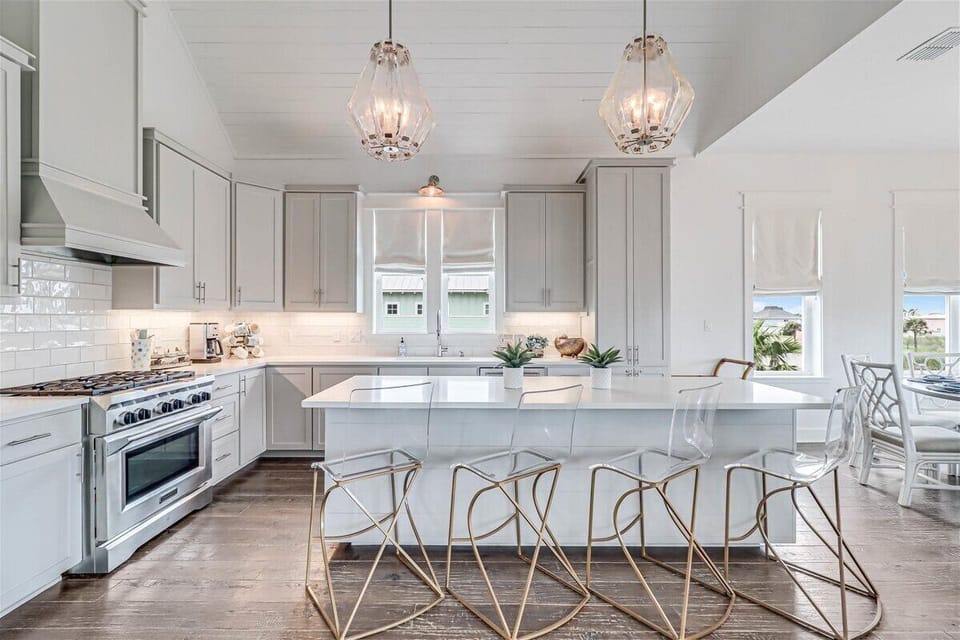 Kitchen, 2nd Floor