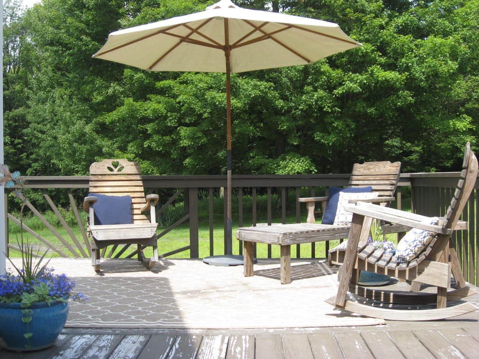 Quiet and relaxing back deck
