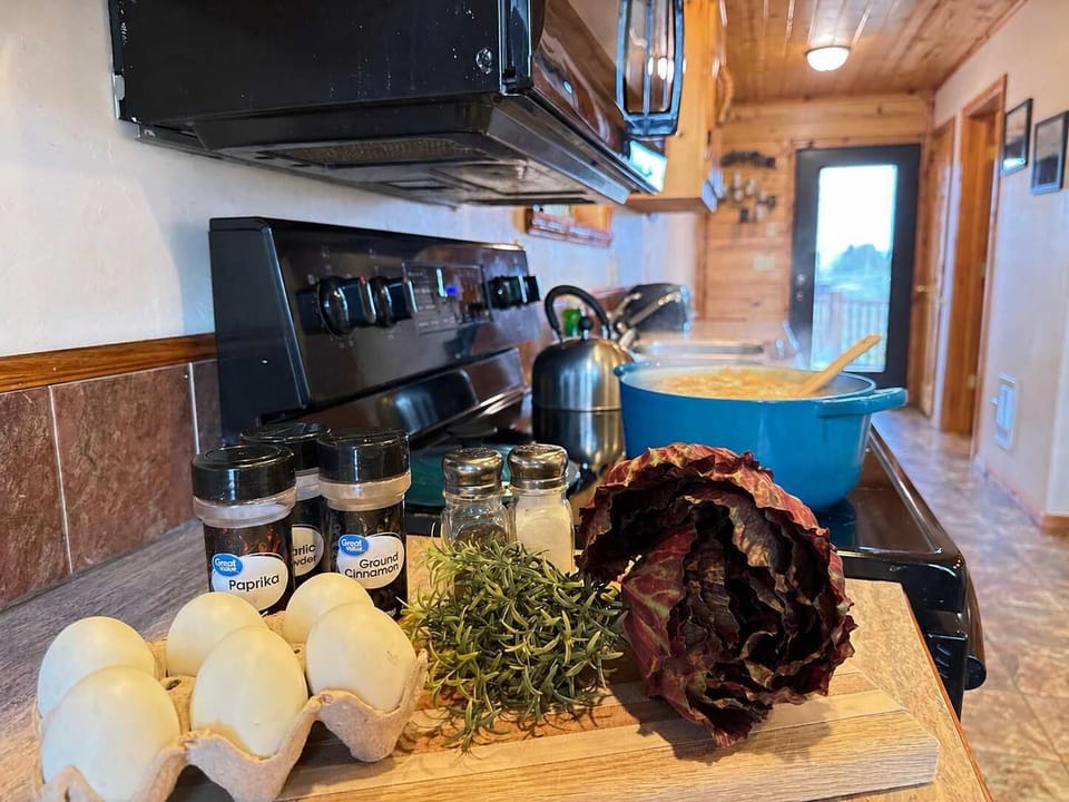 Full kitchen to cook all meals