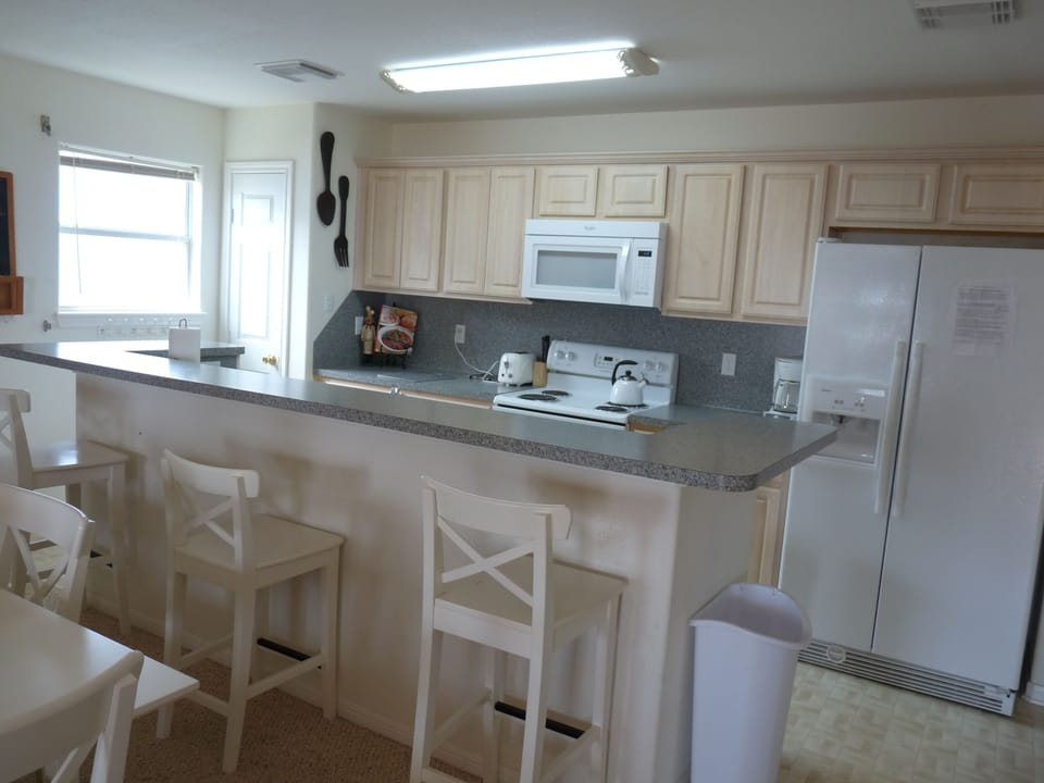 Great Kitchen with all the appliances