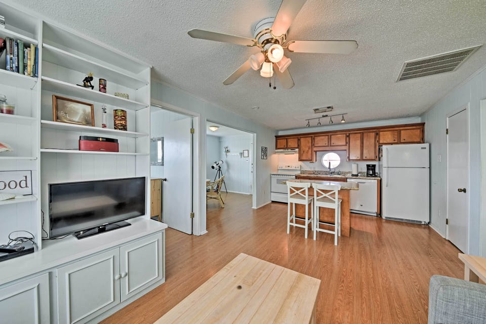 Interior | Pet Friendly w/ Fee (Dogs Only, 2 Max)