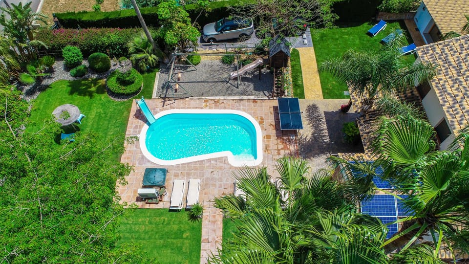 Enjoy the views of this villa in Alhaurín de la Torre