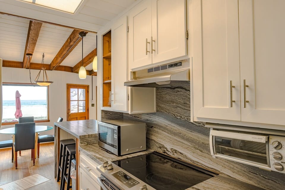 Cooking in the kitchen makes you feel like you're on the beach w/ Ocean views