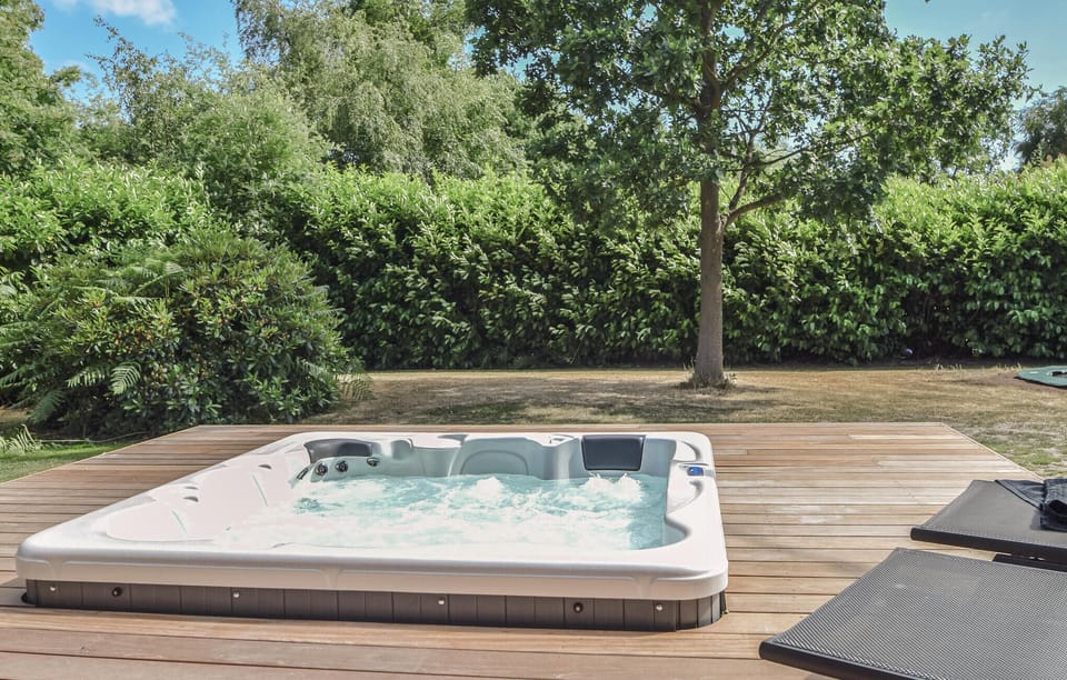 hot-tub