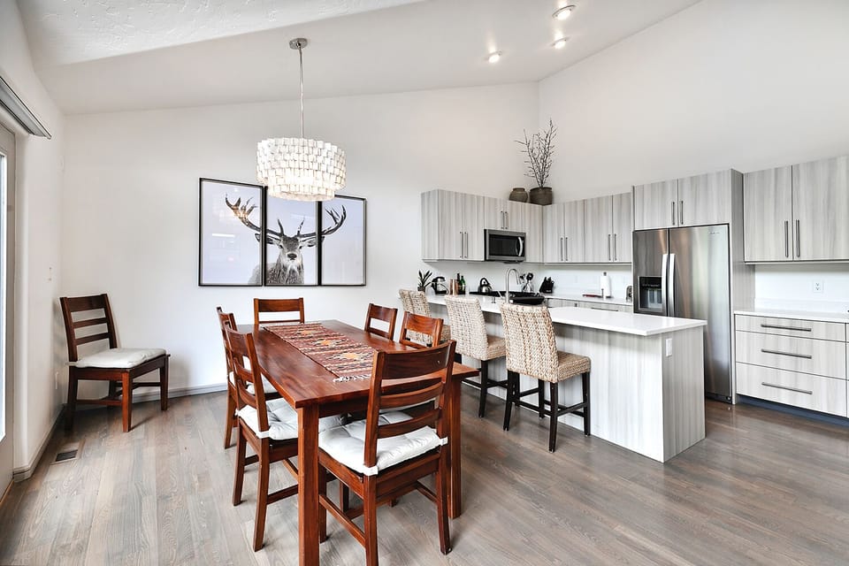Dining table for up to 8.