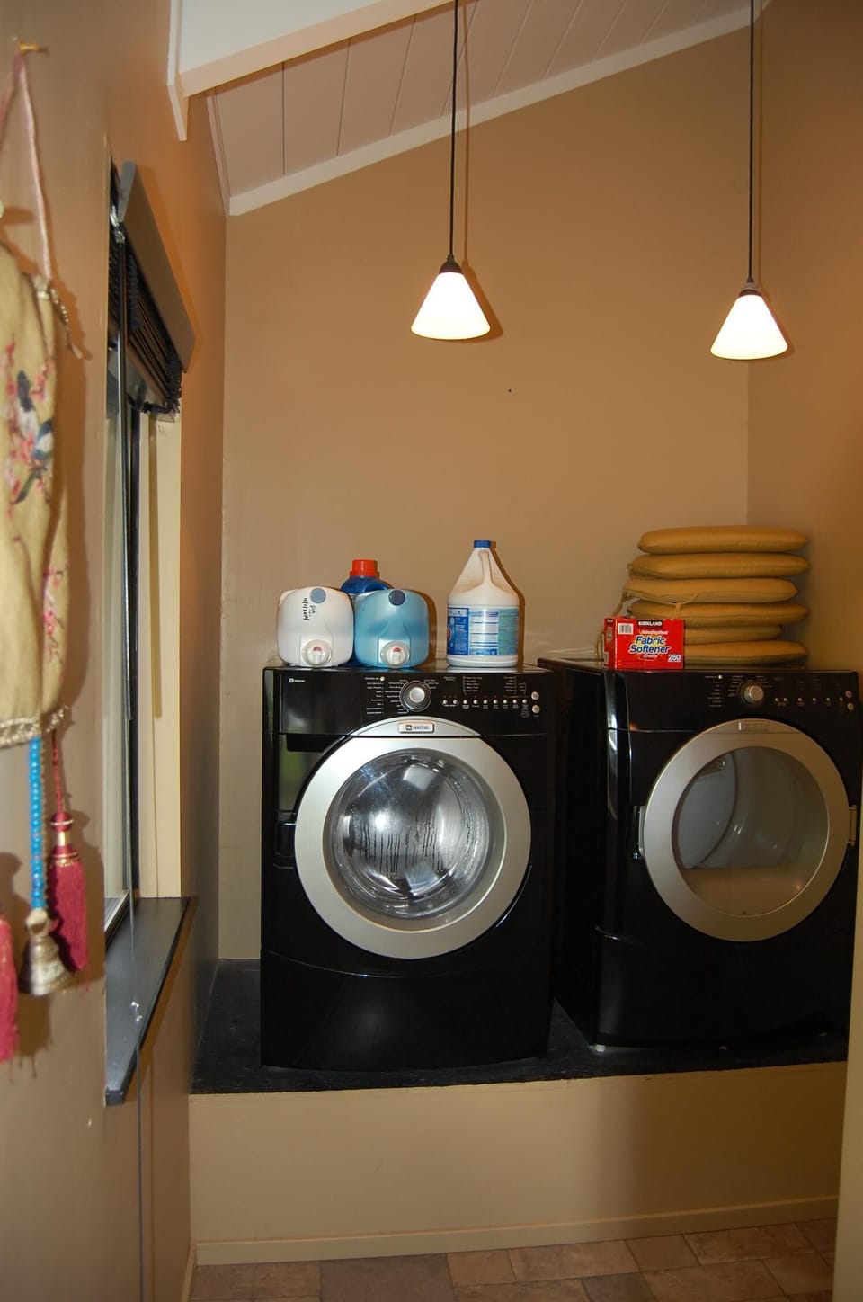 Washer/Dryer with detergents provided