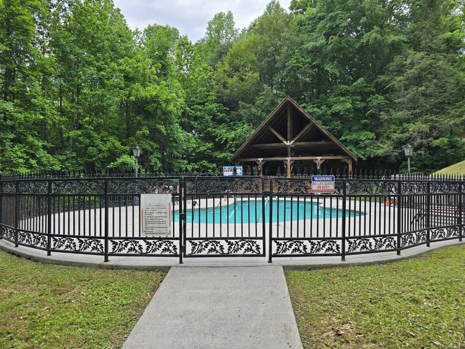 Timberwinds community pool and pavilion
