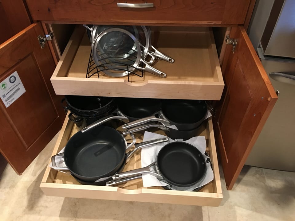 Premium cookware, cutlery, kitchen amenities. Bring the chef!