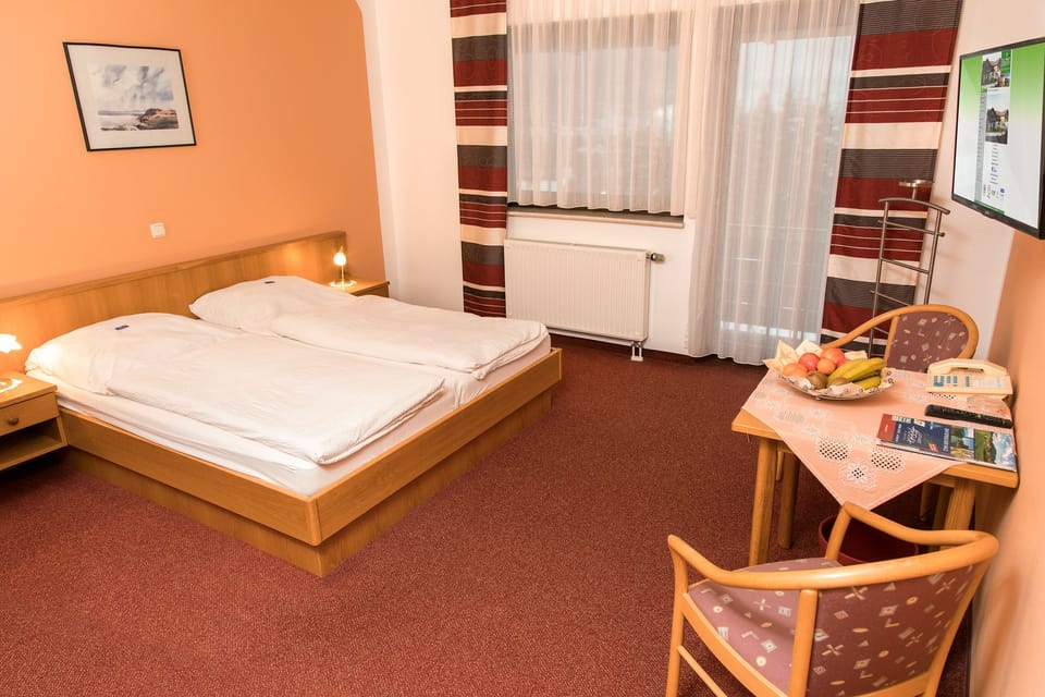 Double Room | 2 bedrooms, in-room safe, blackout drapes, soundproofing