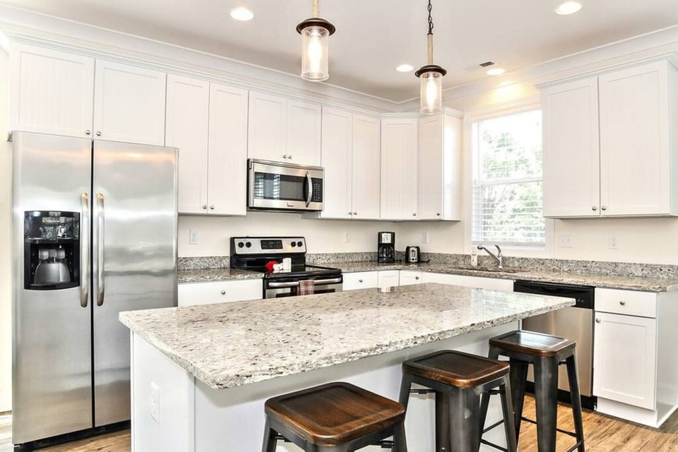 Our fully equipped kitchen makes dining in a breeze!