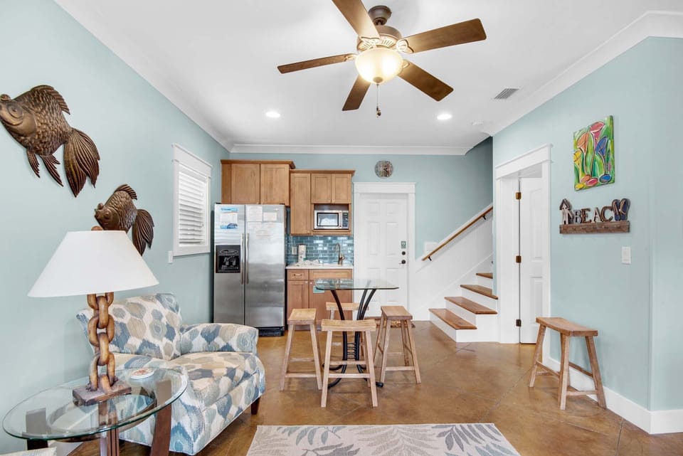 Entry to kitchen