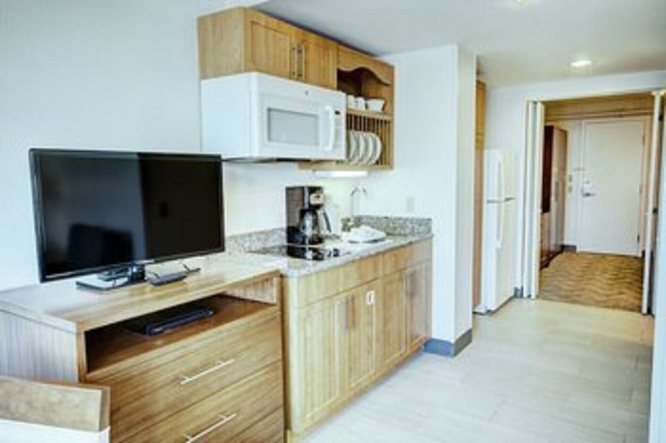 Well-Equipped Kitchen